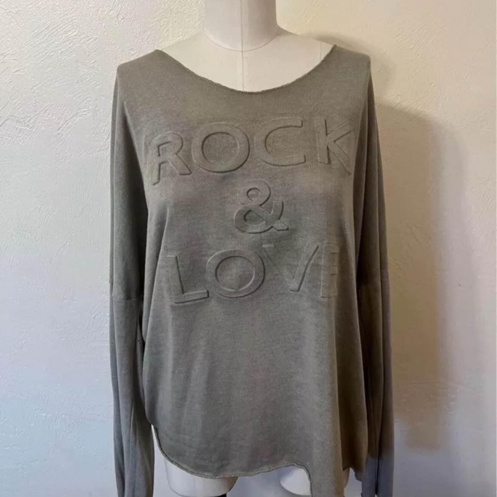 VENTI6 Made In Italy Light Blue w/ Sparkles ROCK & LOVE Short Sleeve Pullover Lg